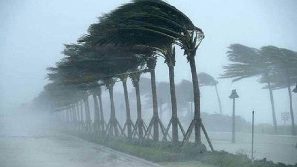 ঢাকাসহ তিন জেলার ওপর দিয়ে রাত ১টার মধ্যে ঝড়ের আশঙ্কা, ১ নম্বর সতর্ক সংকেত